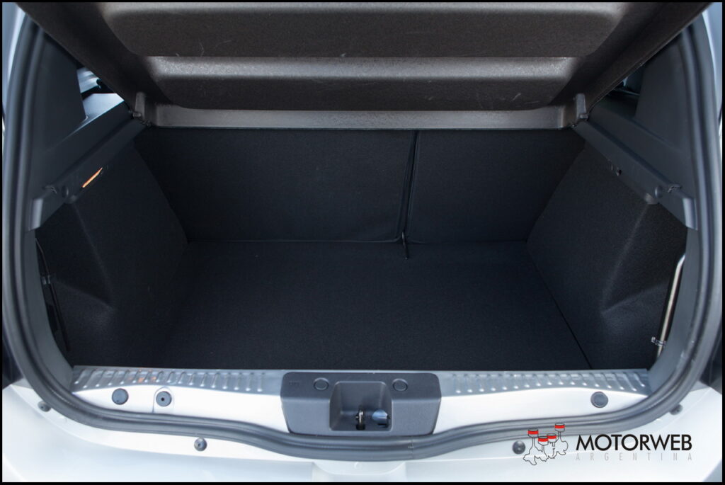 2015-09 TEST Renault Sandero Motorweb Argentina 77