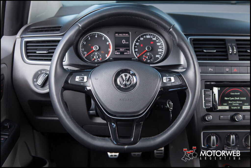 2015-09 TEST VolkswagenFox Highline 16v Motorweb Argentina 46