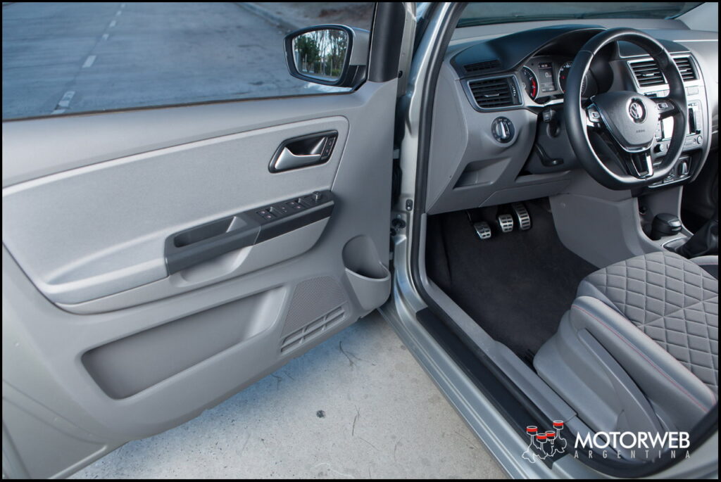 2015-09 TEST VolkswagenFox Highline 16v Motorweb Argentina 74