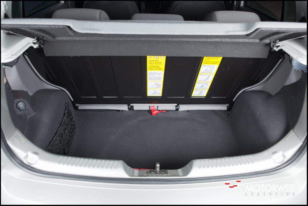 2015-09 TEST VolkswagenFox Highline 16v Motorweb Argentina 86