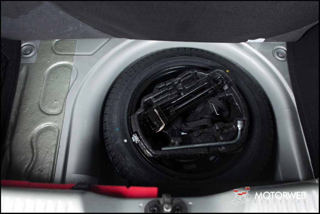 2015-09 TEST VolkswagenFox Highline 16v Motorweb Argentina 88