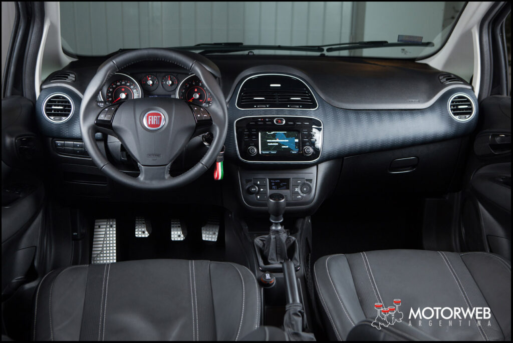 2015-10 TEST Fiat Punto Sporting Motorweb Argentina 61