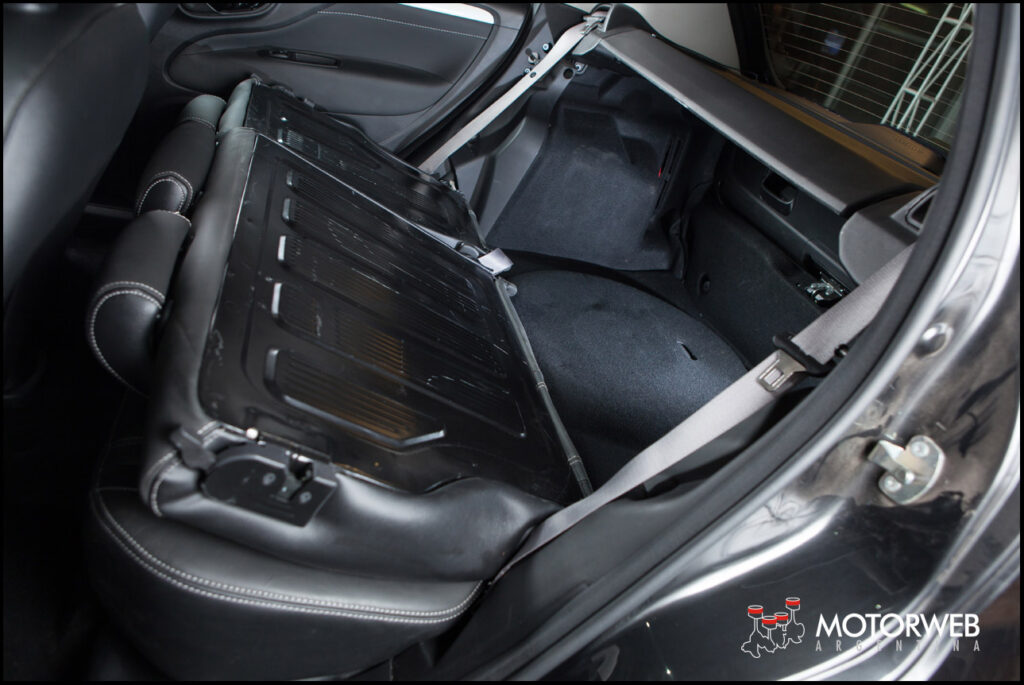 2015-10 TEST Fiat Punto Sporting Motorweb Argentina 89
