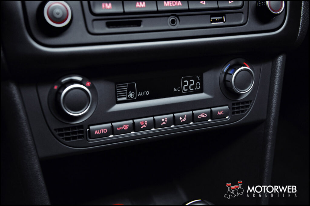 Volkswagen Polo Sedan 2015 Motorweb Argentina 15