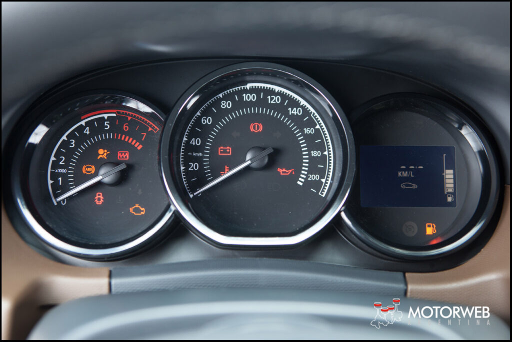 2015-11 TEST Renault Duster 4x4 Motorweb Argentina 056