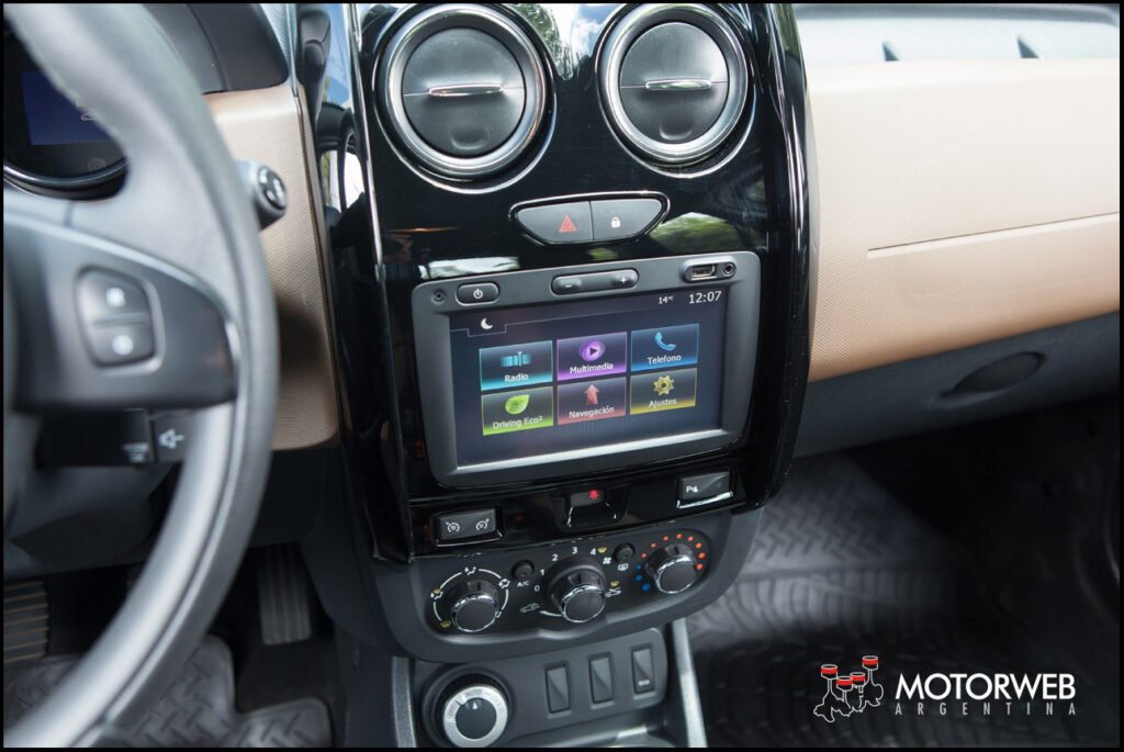 2015-11 TEST Renault Duster 4x4 Motorweb Argentina 060