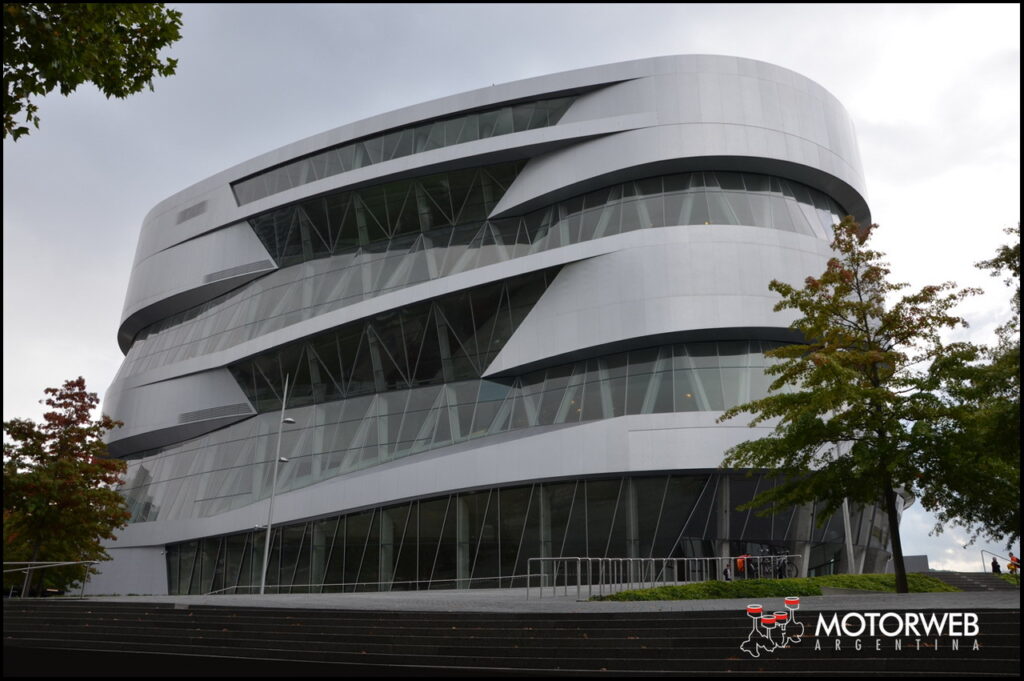 2015-09 Mercedes-Benz Museum Motorweb Argentina 002