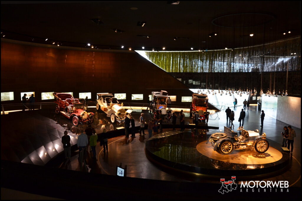 2015-09 Mercedes-Benz Museum Motorweb Argentina 050