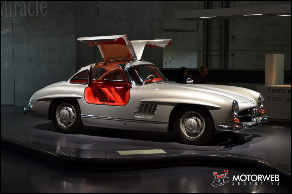 2015-09 Mercedes-Benz Museum Motorweb Argentina 260