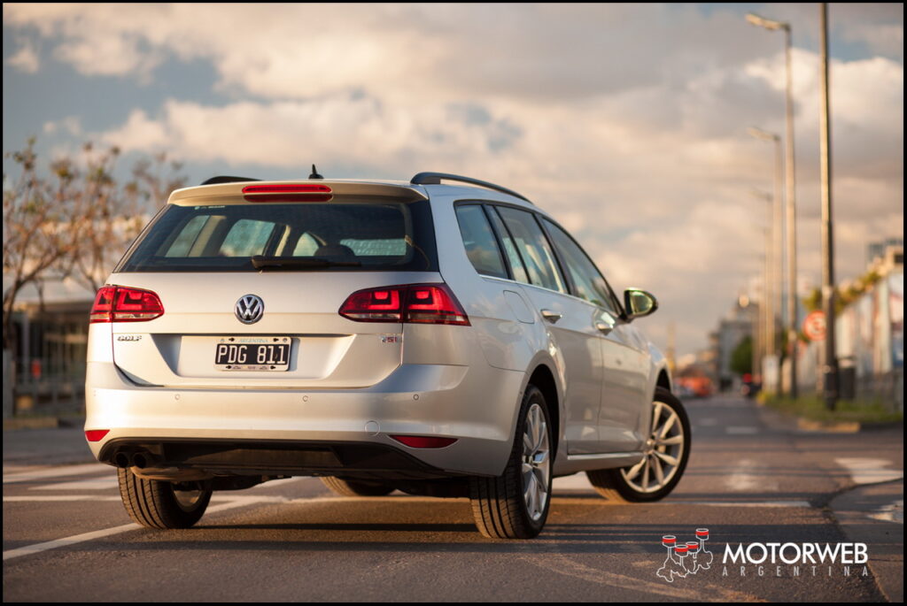 2015-12-01 TEST VW Golf Variant HL Motorweb Argentina 002