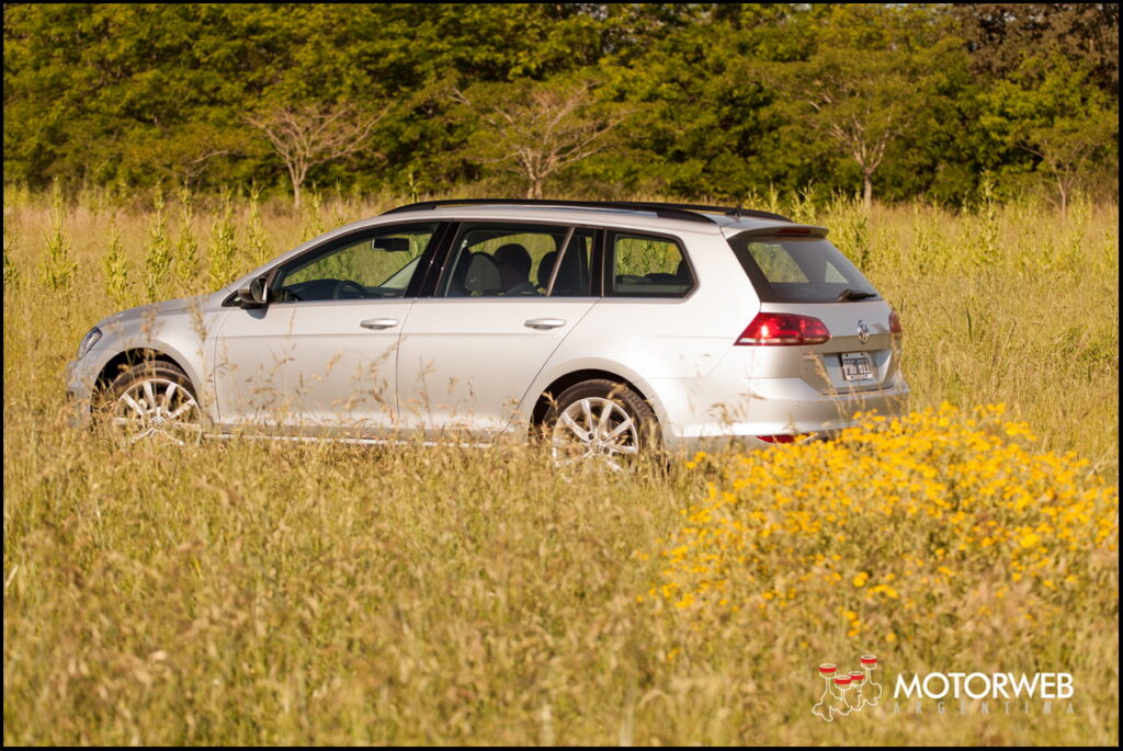 2015-12-01 TEST VW Golf Variant HL Motorweb Argentina 022
