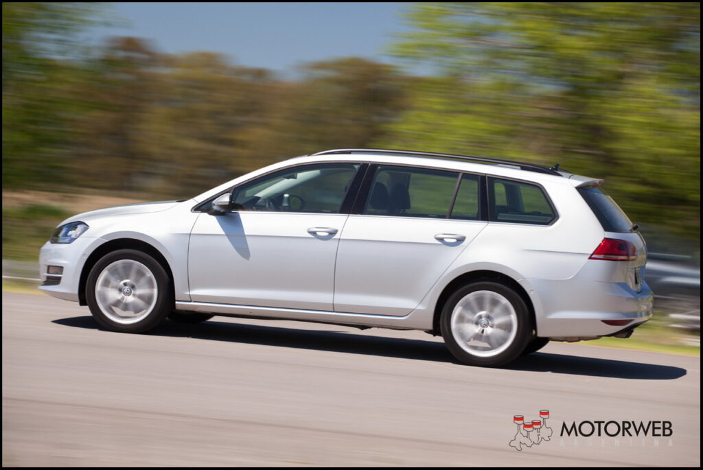 2015-12-01 TEST VW Golf Variant HL Motorweb Argentina 028