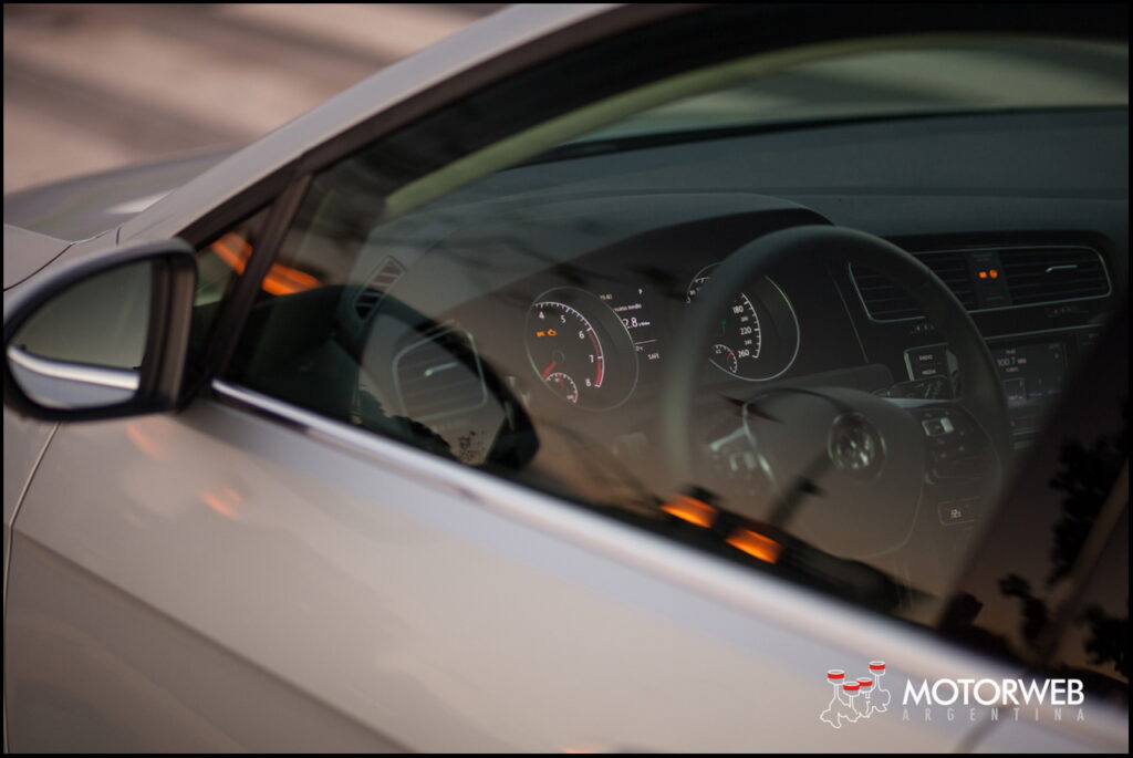 2015-12-01 TEST VW Golf Variant HL Motorweb Argentina 049