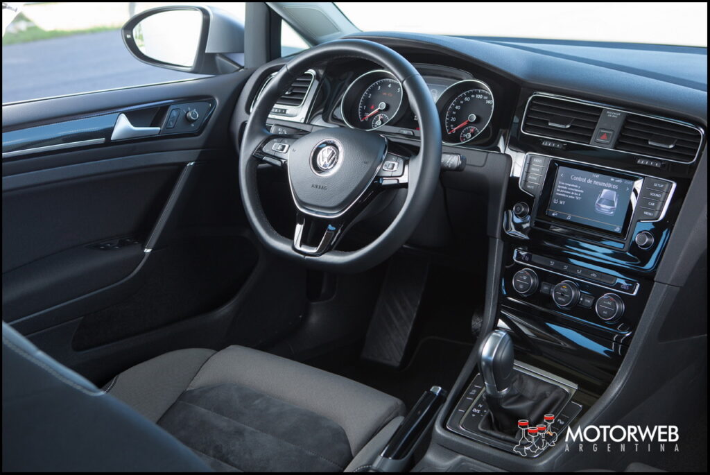 2015-12-01 TEST VW Golf Variant HL Motorweb Argentina 052