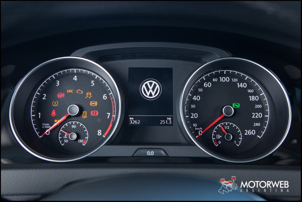 2015-12-01 TEST VW Golf Variant HL Motorweb Argentina 058