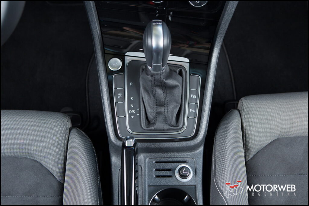 2015-12-01 TEST VW Golf Variant HL Motorweb Argentina 082