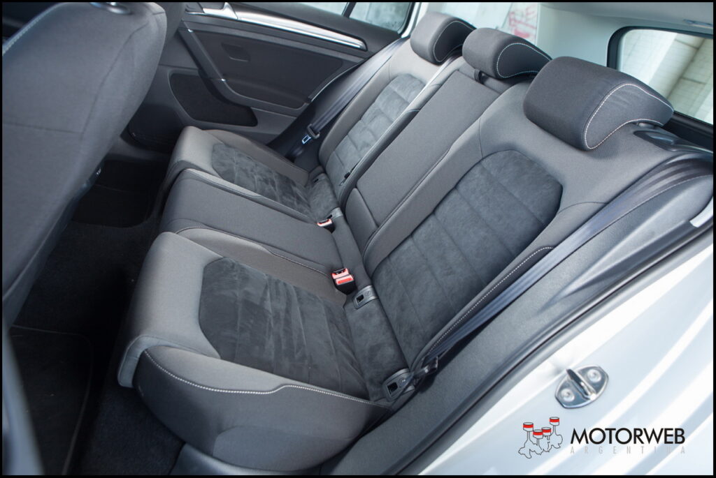 2015-12-01 TEST VW Golf Variant HL Motorweb Argentina 120