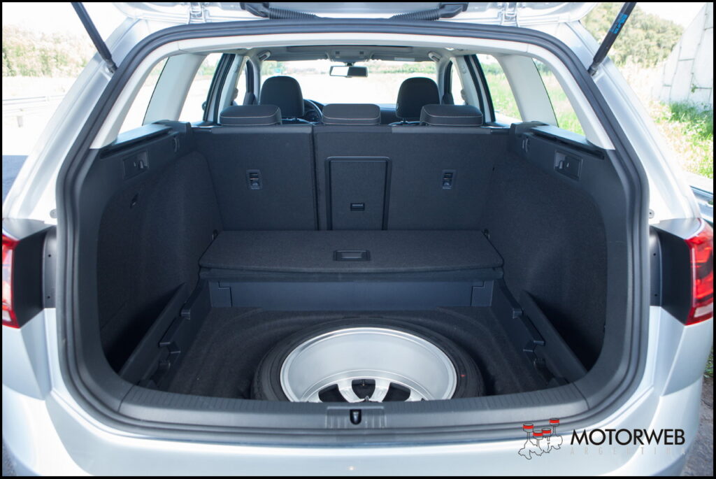 2015-12-01 TEST VW Golf Variant HL Motorweb Argentina 140