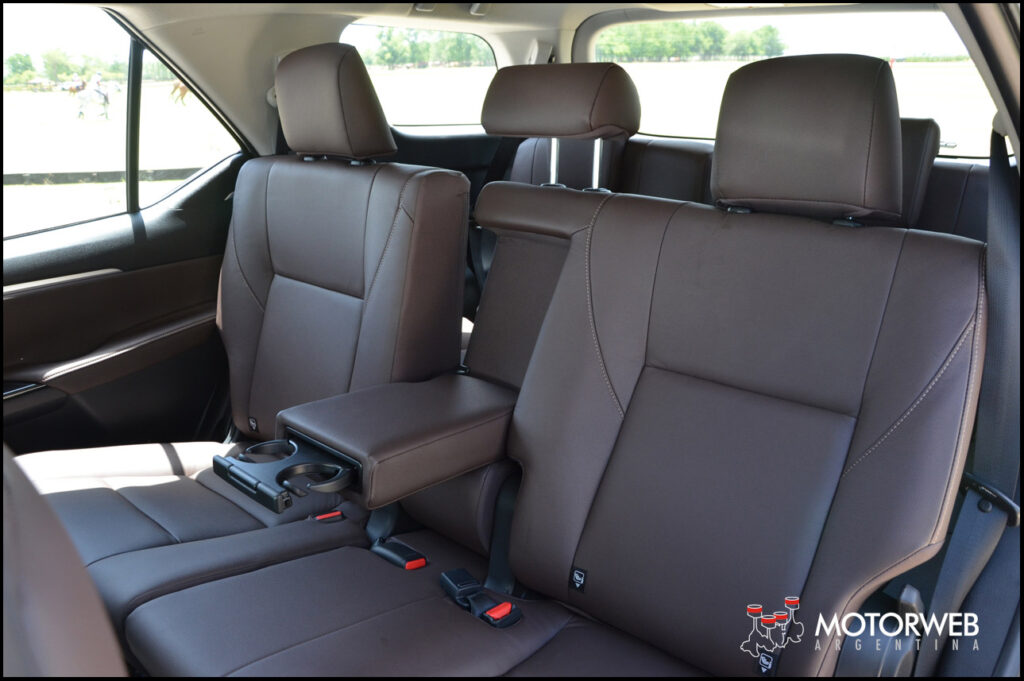 2015-12-21 LANZ Toyota SW4 Motorweb Argentina 61