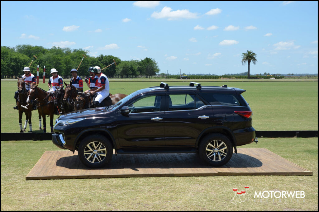 2015-12-21 LANZ Toyota SW4 Motorweb Argentina 74