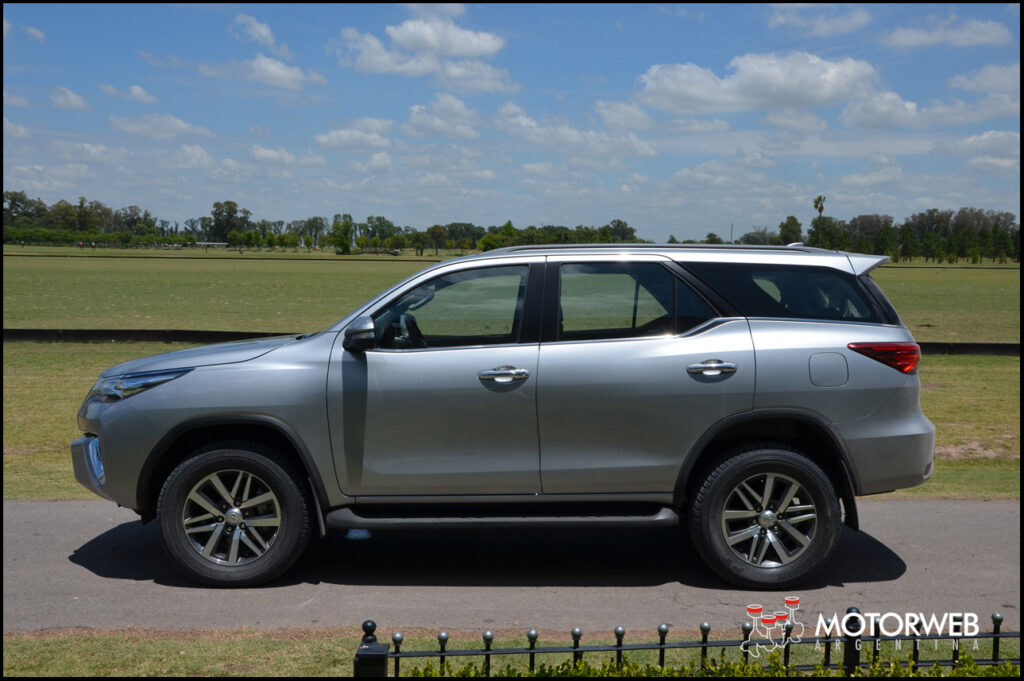 2015-12-21 LANZ Toyota SW4 Motorweb Argentina 79