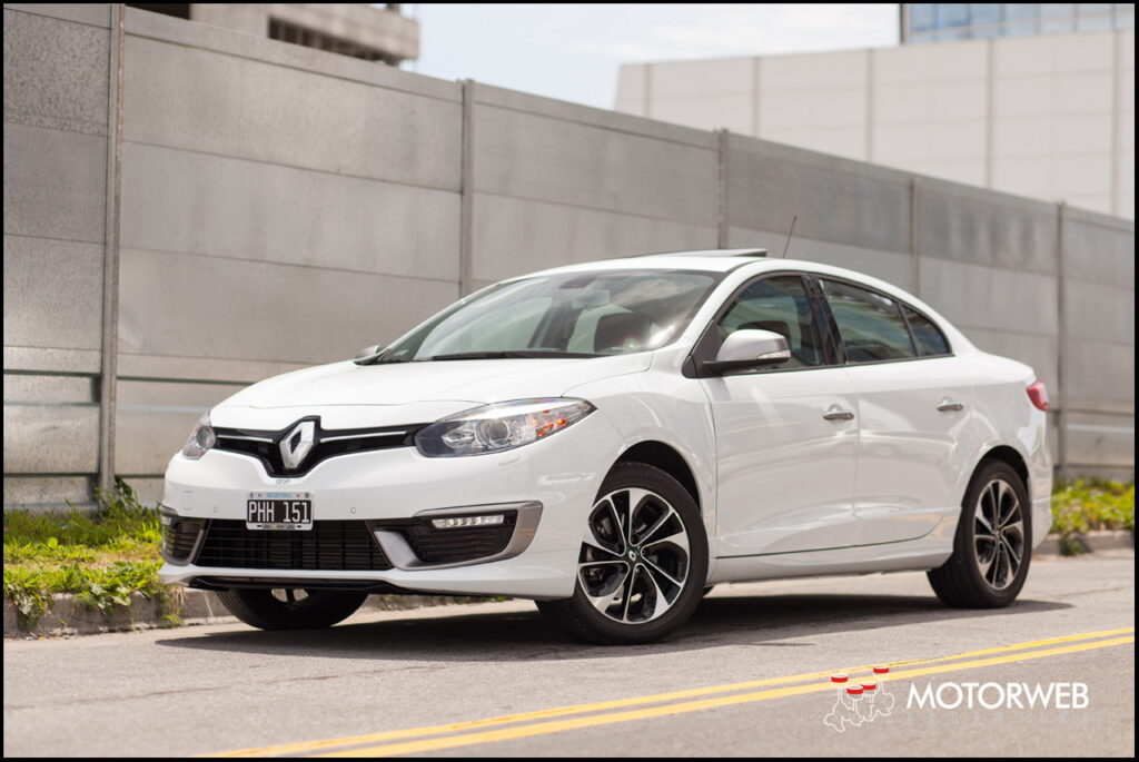 2015-12 TEST Renault Fluence GT2 Motorweb Argentina 002