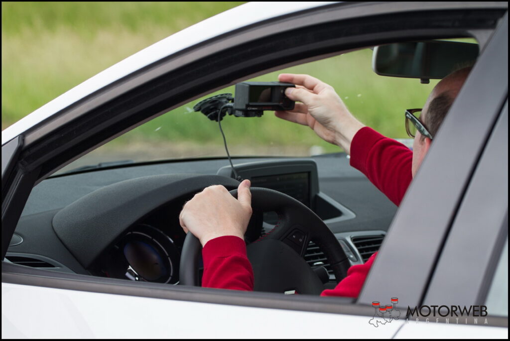 2015-12 TEST Renault Fluence GT2 Motorweb Argentina 046