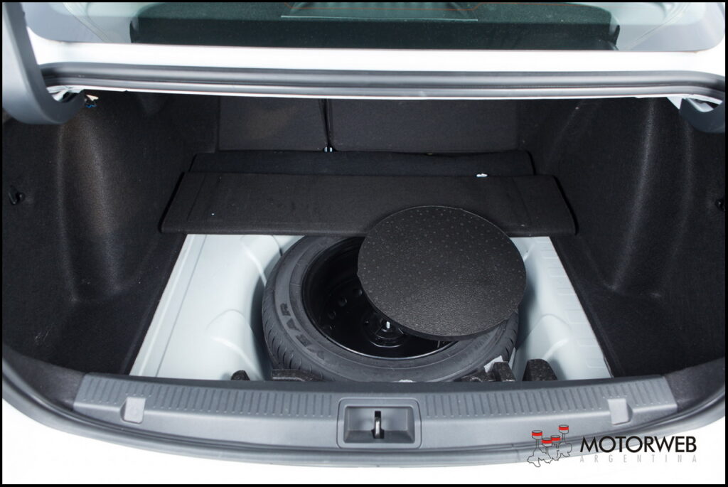 2015-12 TEST Renault Fluence GT2 Motorweb Argentina 352