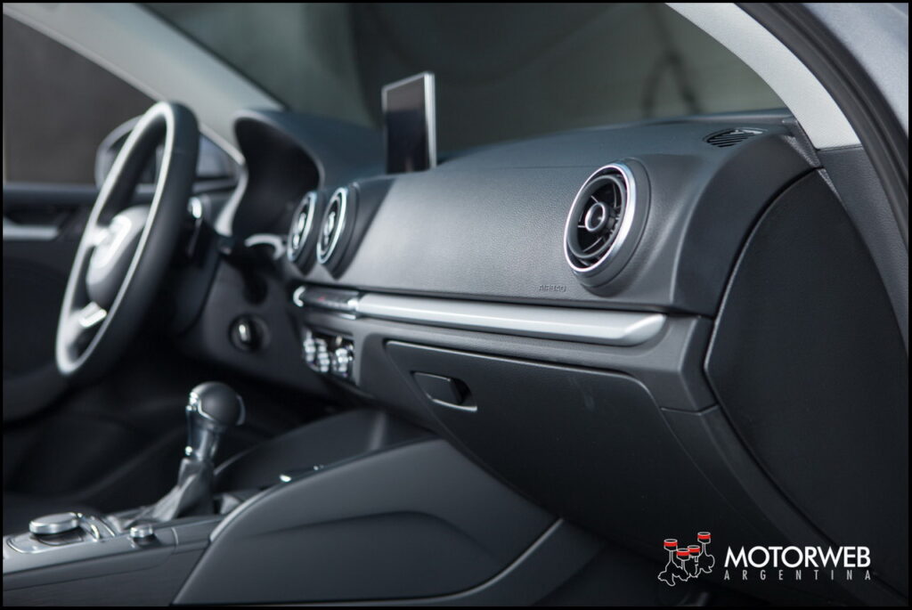 2016-02 TEST Audi A3 Sedan Motorweb Argentina 053