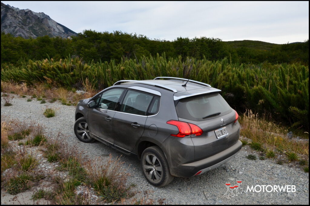 2016-03 LANZ Peugeot 2008 Motorweb Argentina 065