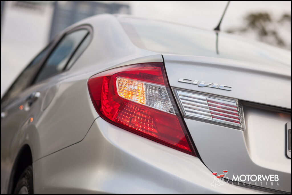2016-03 TEST Honda Civic EXL Motorweb Argentina 026 copy