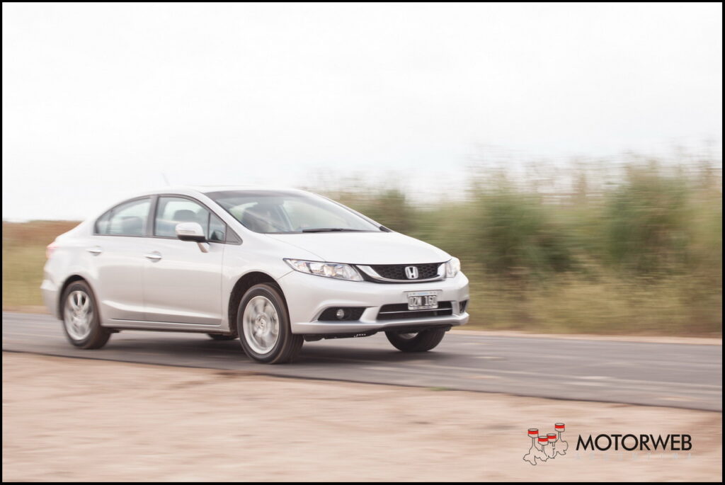 2016-03 TEST Honda Civic EXL Motorweb Argentina 033 copy