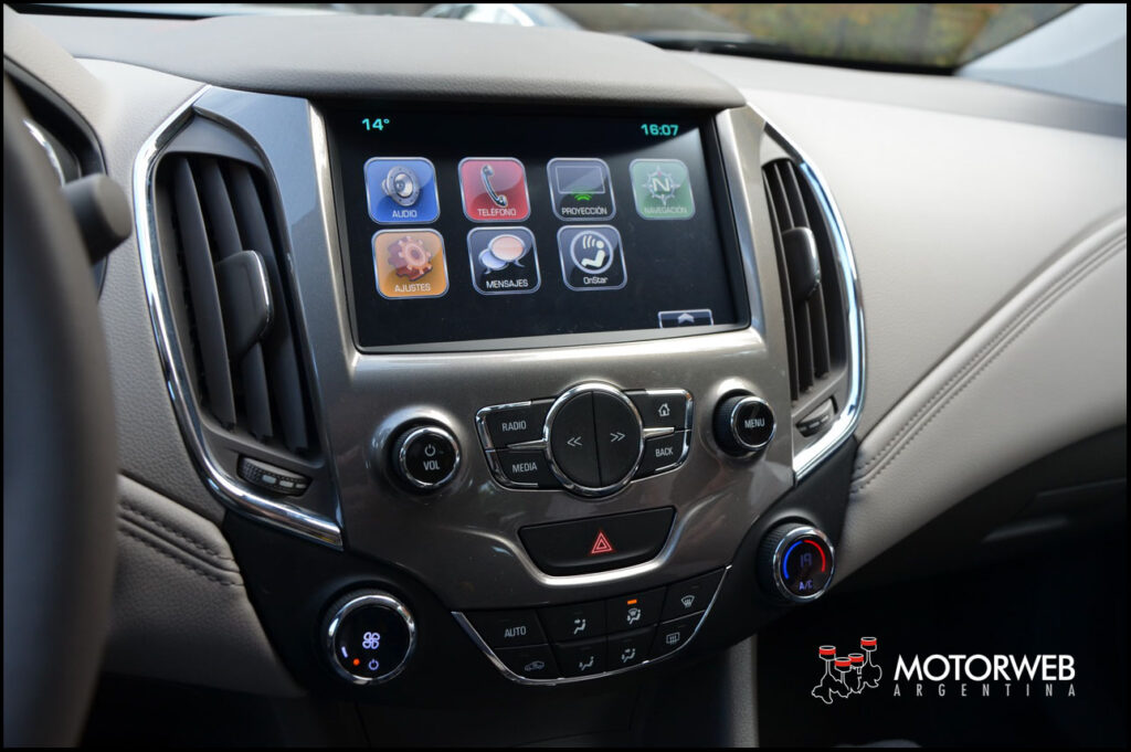2016-05-04 TEST Chevrolet Cruze Motorweb Argentina 21