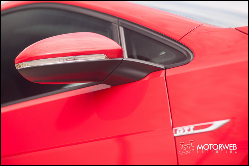 2016-05 TEST Volkswagen Golf GTi Motorweb Argentina 016