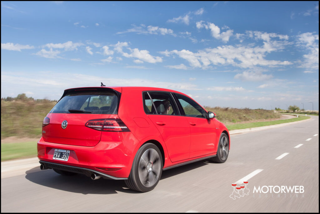 2016-05 TEST Volkswagen Golf GTi Motorweb Argentina 035