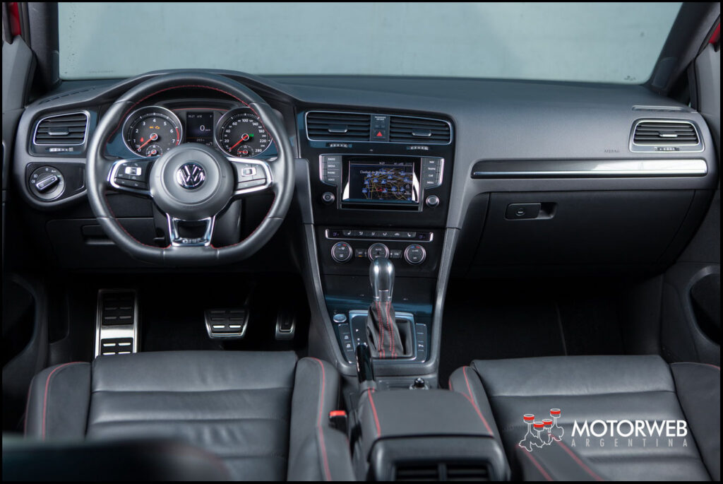 2016-05 TEST Volkswagen Golf GTi Motorweb Argentina 037