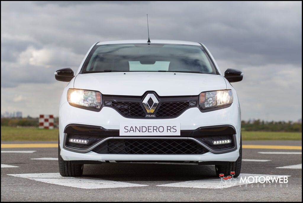 2016 Renault Sandero RS Motorweb Argentina 004