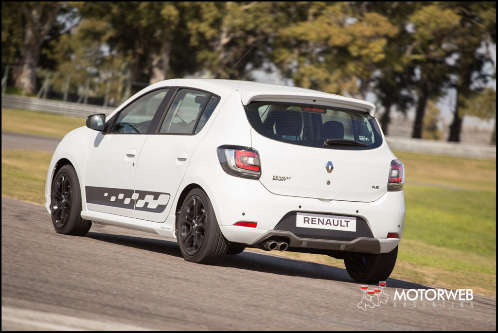 2016 Renault Sandero RS Motorweb Argentina 037