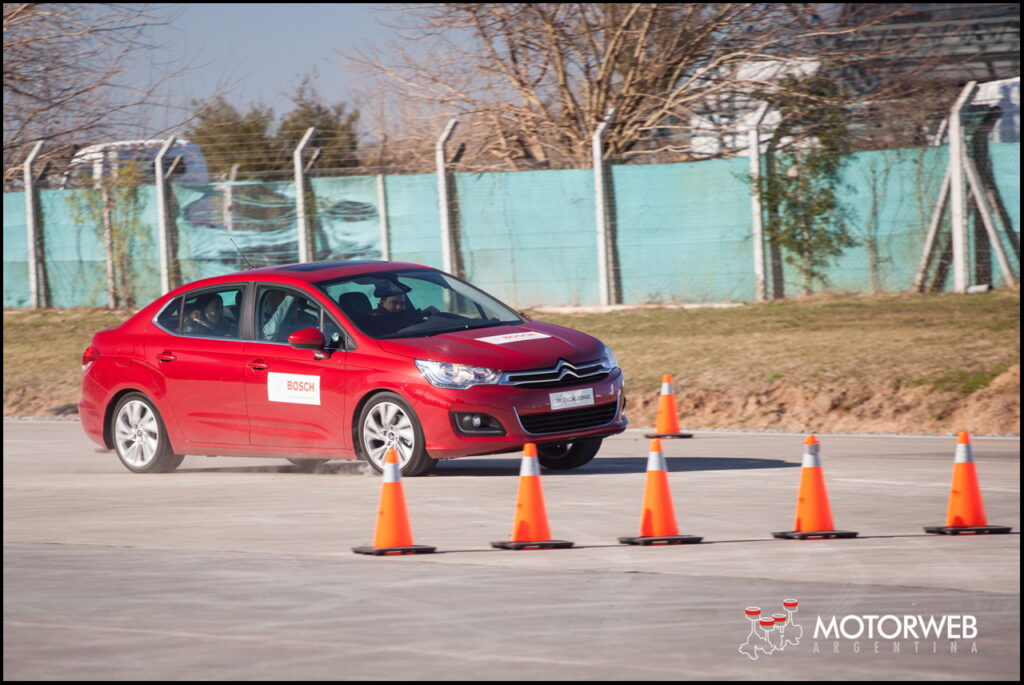 2016-06 Citroen C4 Lounge Day Motorweb Argentina 85