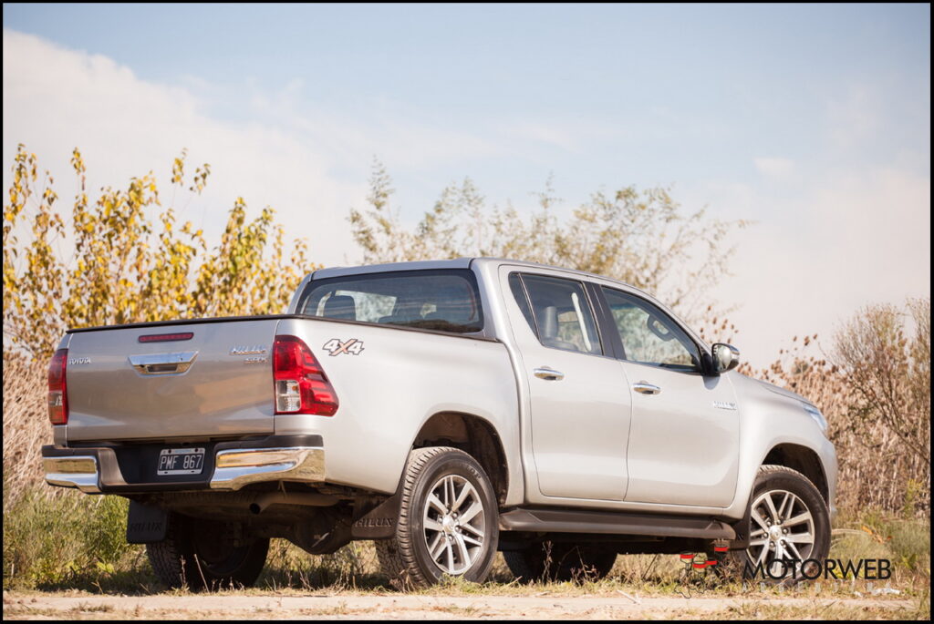 2016-06 TEST Toyota Hilux SRX Motorweb Argentina 004