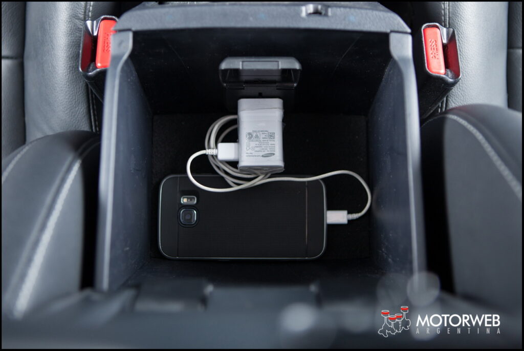 2016-06 TEST Toyota Hilux SRX Motorweb Argentina 078
