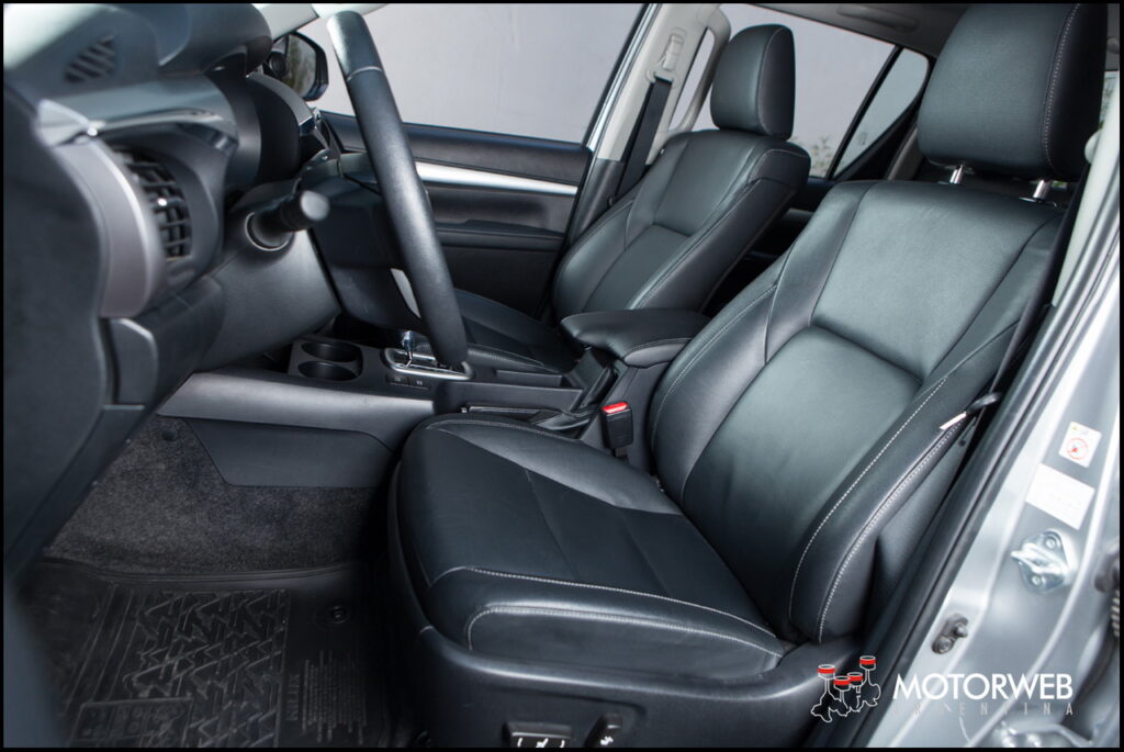 2016-06 TEST Toyota Hilux SRX Motorweb Argentina 097