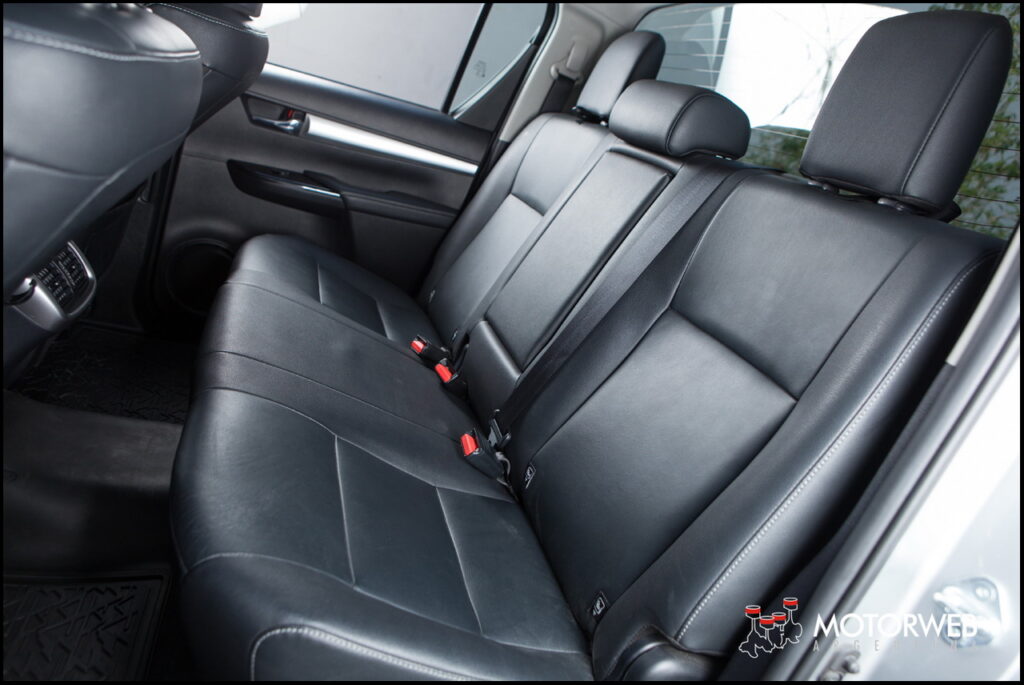 2016-06 TEST Toyota Hilux SRX Motorweb Argentina 102