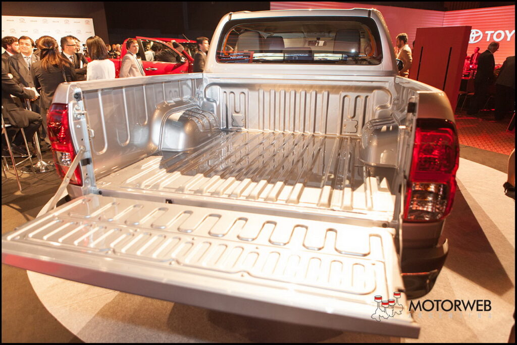 2016-06 TEST Toyota Hilux SRX Motorweb Argentina 113