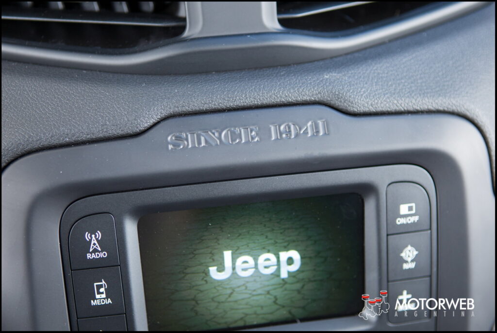 2016-07 TEST Jeep Renegade Sport Motorweb Argentina 055