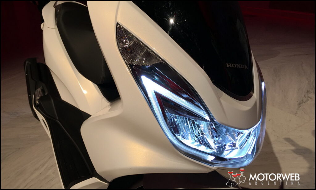 2016-08 Scooter Honda PCX150 Motorweb Argentina 13