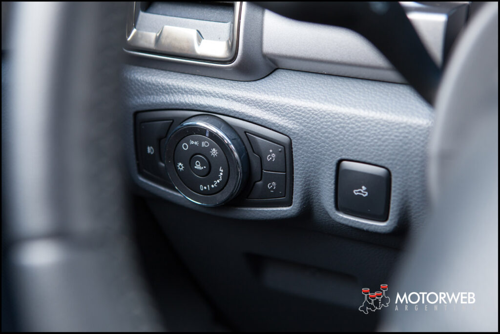 2016-09 TEST Ford Ranger LTD Motorweb Argentina 068