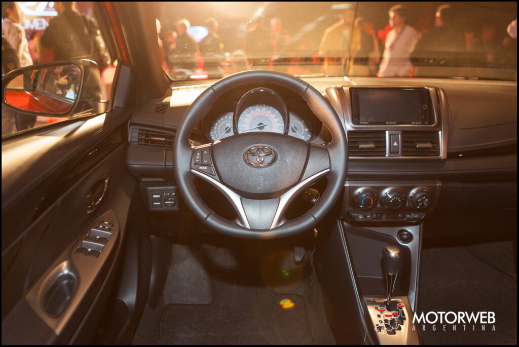 2016-10-12-lanz-toyota-yaris-motorweb-argentina-27