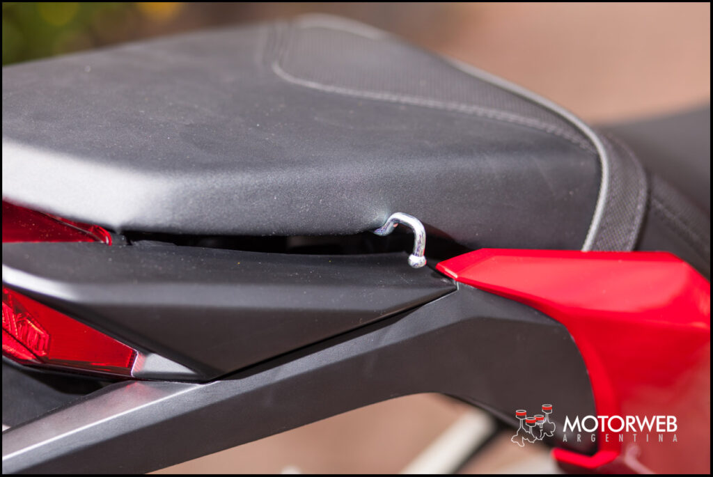 2016-11-test-hondacb190r-motorweb-argentina-24