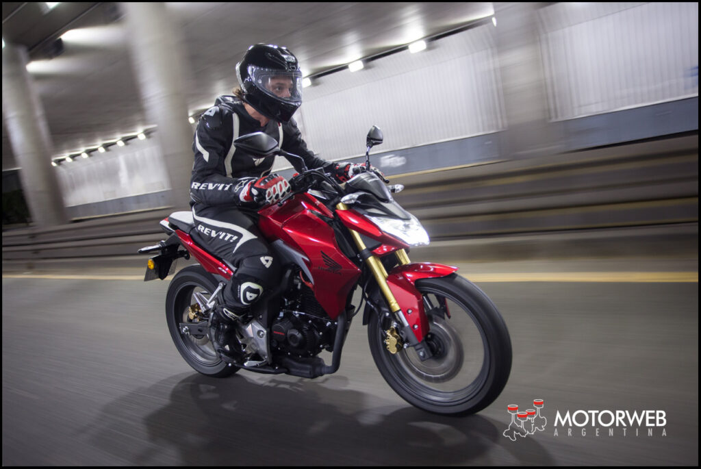 2016-11-test-hondacb190r-motorweb-argentina-50